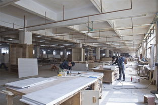 后現(xiàn)代美學(xué)與工業(yè)脈搏的交匯 探訪一家引領(lǐng)潮流的家具工廠